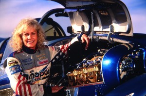 Julie Clark’s T-34 is powered by a 285-hp, fully blueprinted, 24-karat gold plated, horizontally-opposed V-6 engine manufactured by Victor Aviation of Palo Alto, Calif.