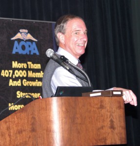 AOPA President Phil Boyer addressed hundreds of visitors at the 2006 Northwest Aviation Conference & Trade Show.