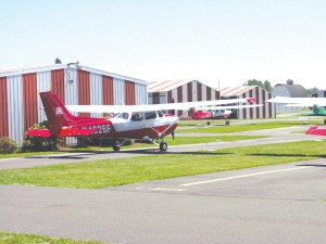 Part of the fleet operated by Snohomish Flying Service at Harvey Field for flight training. The airport also offers an aerial balloon business and sky-diving center, helicopter instruction and some two dozen commercial businesses.