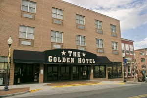 Rotors of the Rockies and The Fort restaurant have formed a winning partnership with the Golden Hotel. The 6-year-old lodging establishment has created quite a following with its “Love is in the Air” flight, dinner and lodging package.