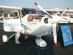 The Cessna Skyhawk goes diesel with a Thielert engine.