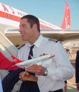 On his stop at PrivatAir Le Bourget, during his “Spirit of Friendship Tour,” John Travolta was given a model of a PrivatAir BBJ.