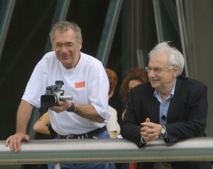 In 2005, Sydney Pollack produced “Sketches of Frank Gehry,” which discussed the life and work of the renowned architect (right).